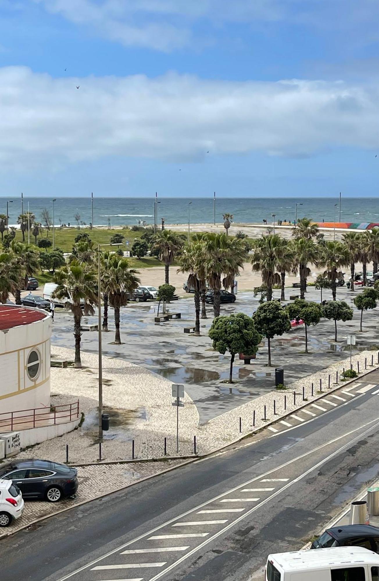 Enjoy Ocean Beach Life At Costa Da Caparica! Exterior photo